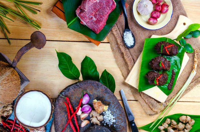 Sejarah dan asal usul masakan rendang di Indonesia