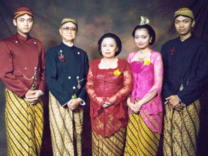 Javanese wedding traditional outfit jawa indonesian kebaya mens baju men man dress malay indonesia batik dresses costumes outfits old