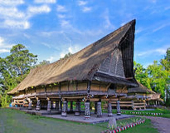 Kegunaan dan fungsi rumah adat Sumatera Utara