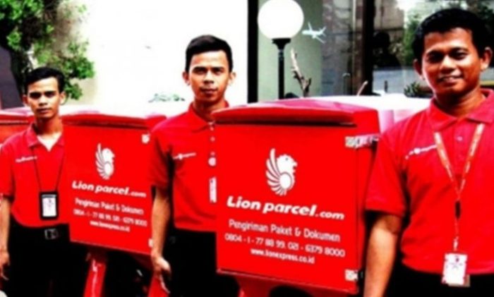 Cek ongkir Lion Parcel dengan estimasi waktu pengiriman