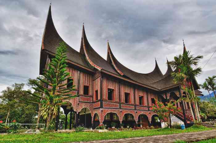 Rumah Adat Sumatera Utara Yang Masih Terawat