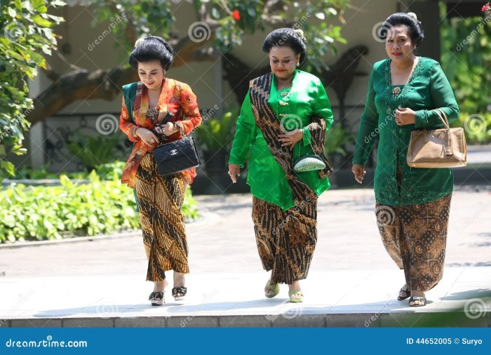 Cara Memakai Pakaian Adat Jawa Tengah Yang Benar